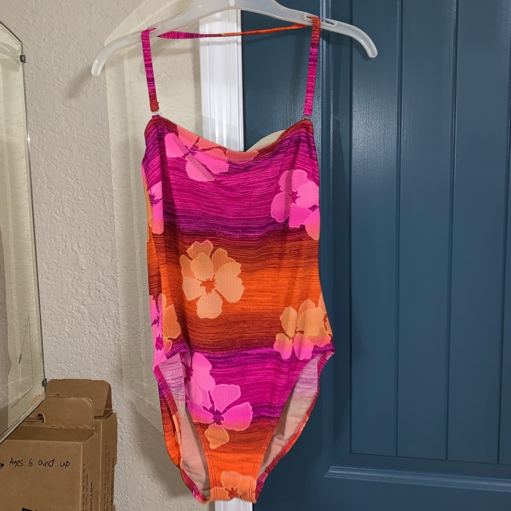 Vintage Coral Key size 12 textured floral one piece swim